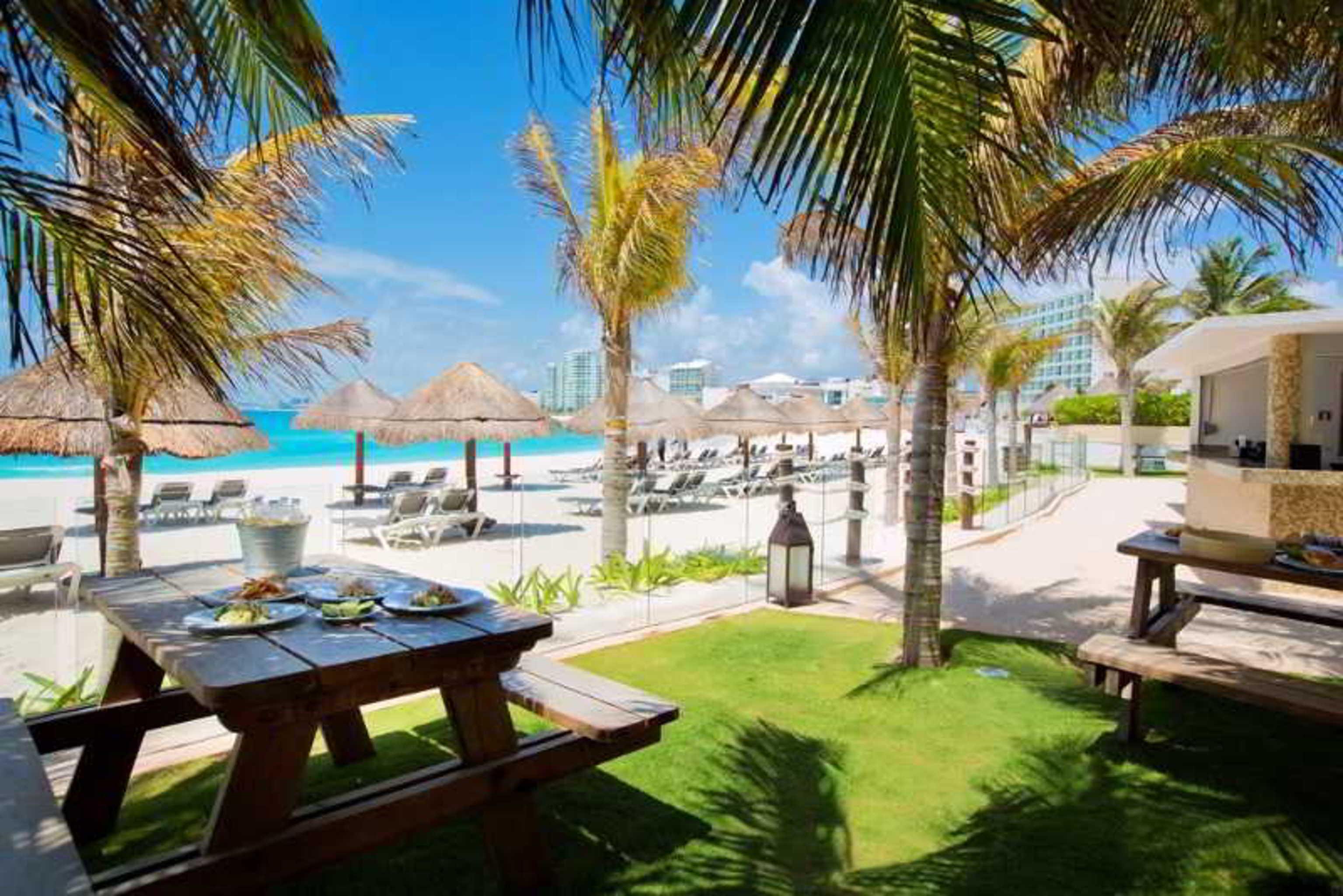 Krystal Grand Cancun All Inclusive Exteriör bild